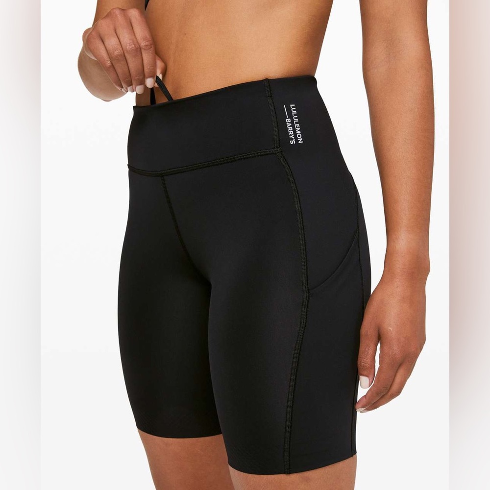 Lululemon x Barry’s 8” bike shorts black